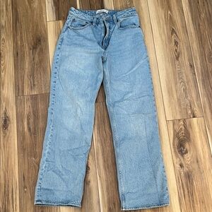 Abercrombie & Fitch '90s Relaxed High Rise Jeans in Light Blue